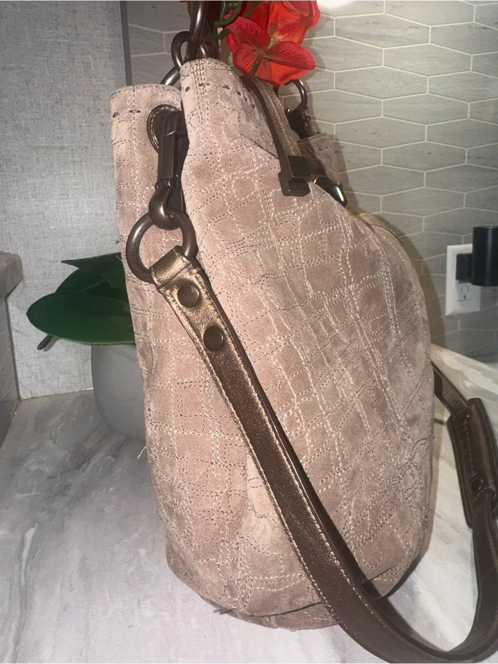 Coach $689 Suede Shoulder & Crossbody Beautiful Accents & 4 Original Hang Tags